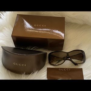 Gucci Women’s Sunglasses with Gucci's Diamante pattern